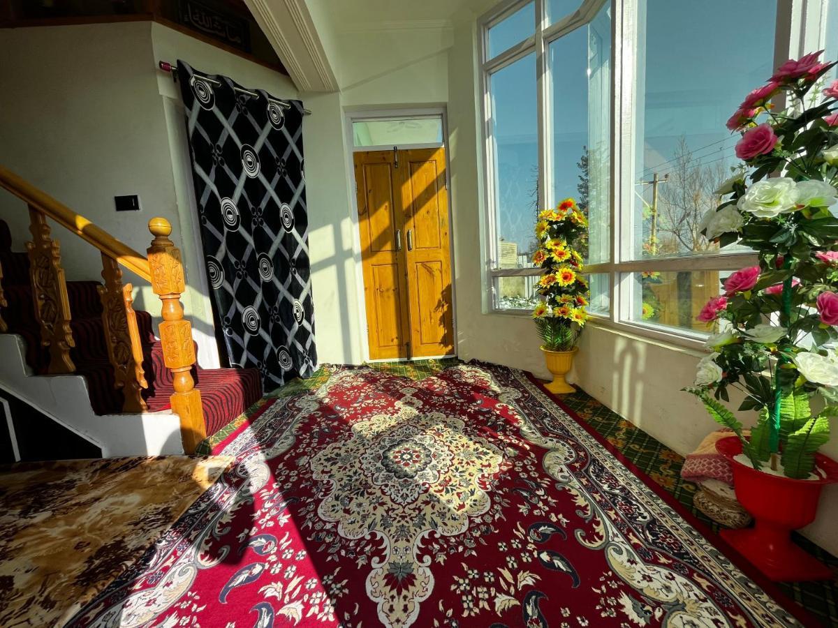 Everest Guest House Gulmarg Exterior photo